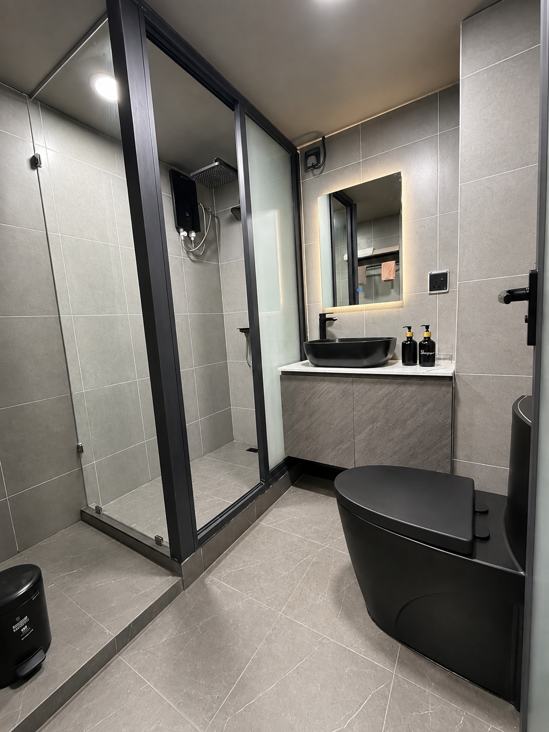 Elite Executive 1-BR Apartment + Private Balcony photo 19