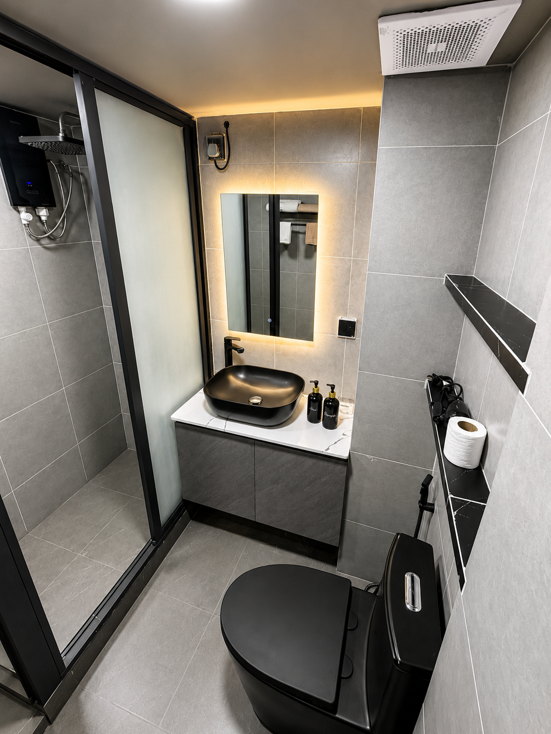 Elite Executive 1-BR Apartment + Private Balcony photo 6