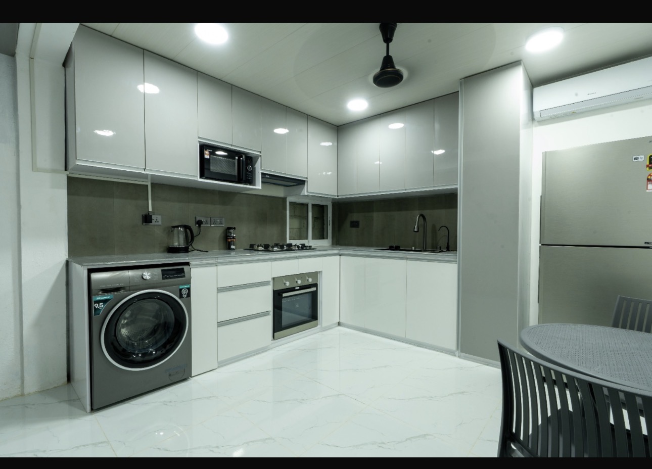 Luna @ Peak Residence photo 9